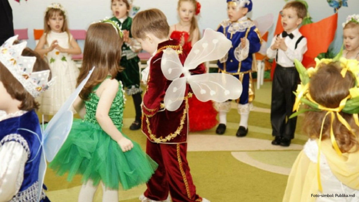 În școli și grădinițe, matineele vor avea loc fără participarea părinților; Se interzice colectarea banilor pentru cadouri